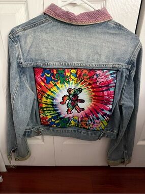 Vintage-Inspired Tie-Dye Patch Denim Jean Jacket - Multicolor